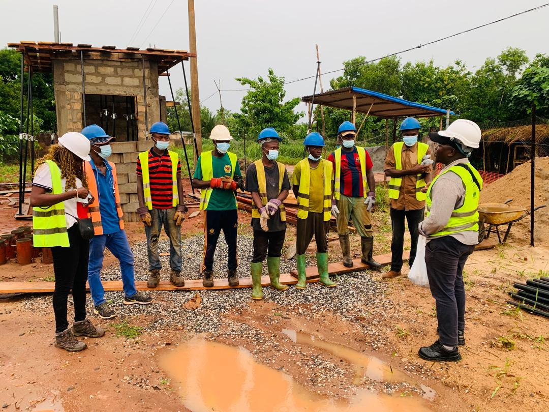 Sensibilisation sécurité d'une équipe sur chantier — Green Nature QHSE