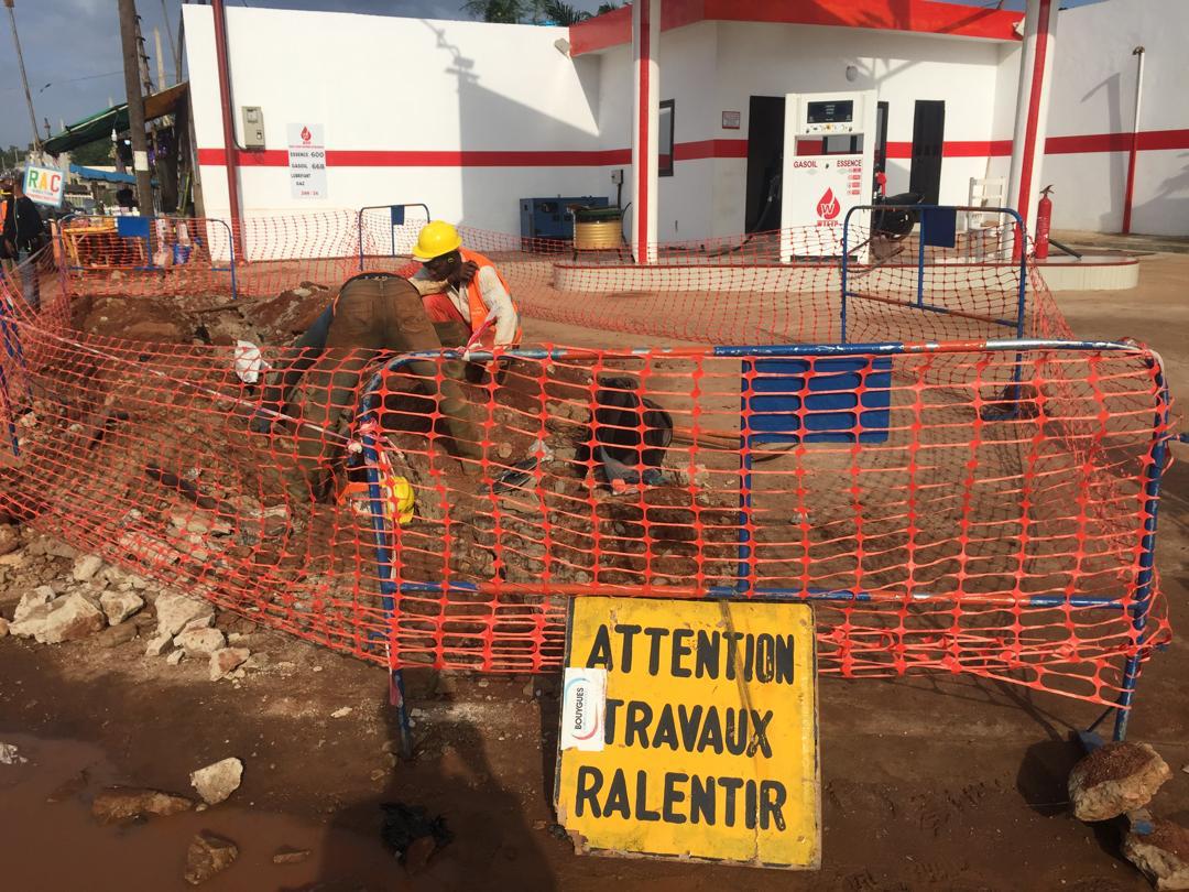 Attention travaux ralentir — zone de fouille sécurisée